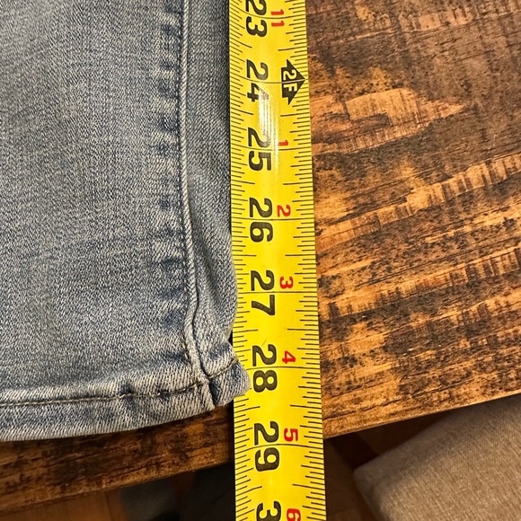 EUC- Levi’s 505 Straight Leg Jeans - Picture 4 of 8